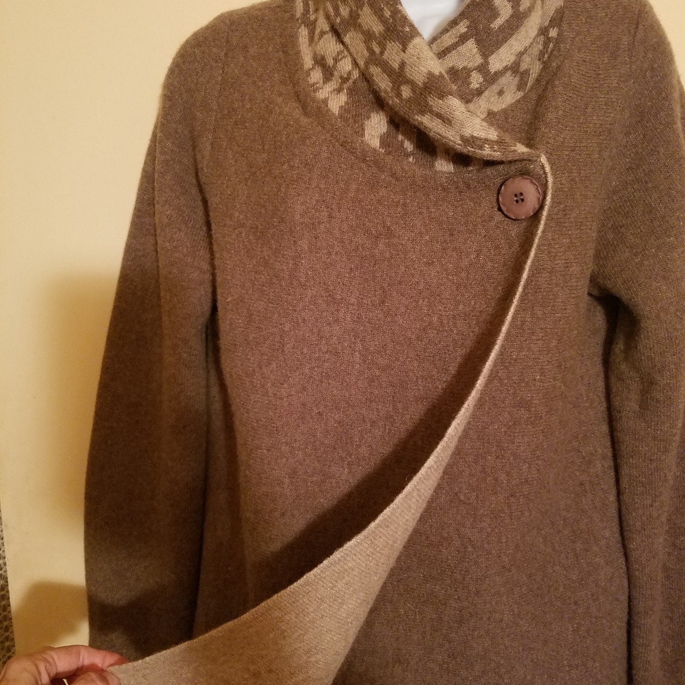 Beautiful taupe Italian wool jacket